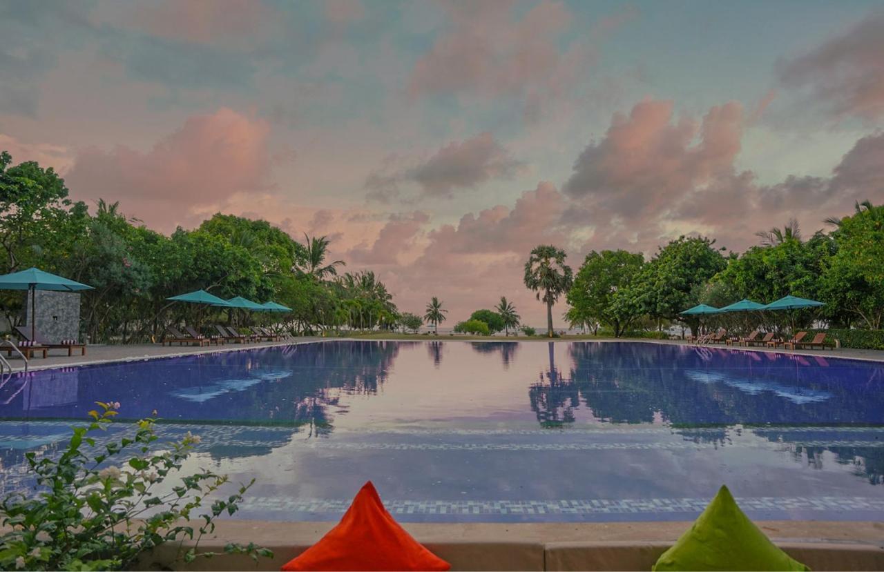 Hotel Breeze Pasikudah Passikudah Exterior foto